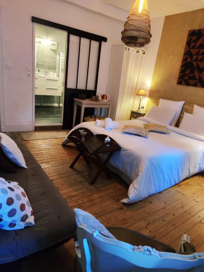 Chambre D'Hotes "Le Village" Villenouvelle Exterior photo