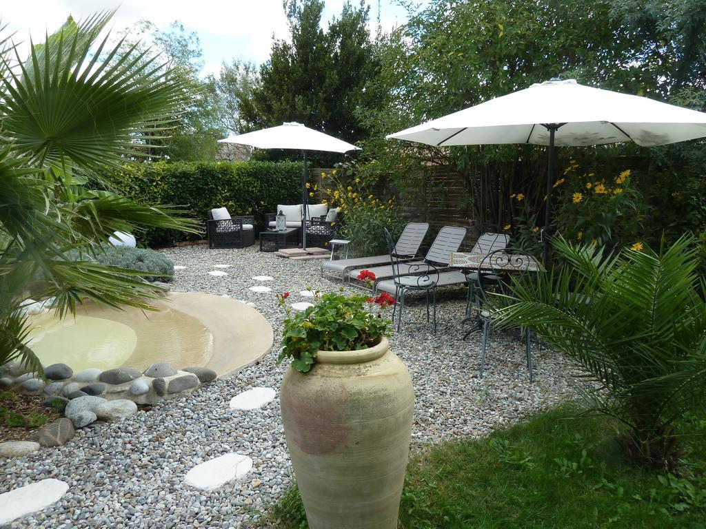 Chambre D'Hotes "Le Village" Villenouvelle Exterior photo