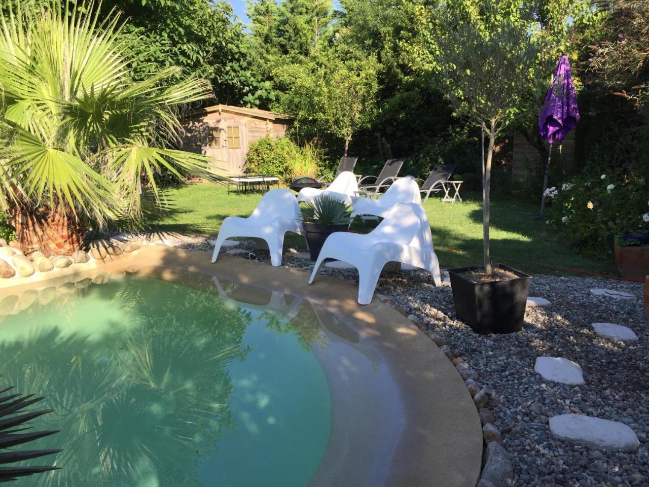 Chambre D'Hotes "Le Village" Villenouvelle Exterior photo